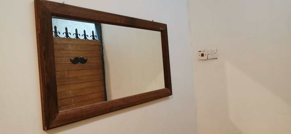 Фото Moustachz Hauze