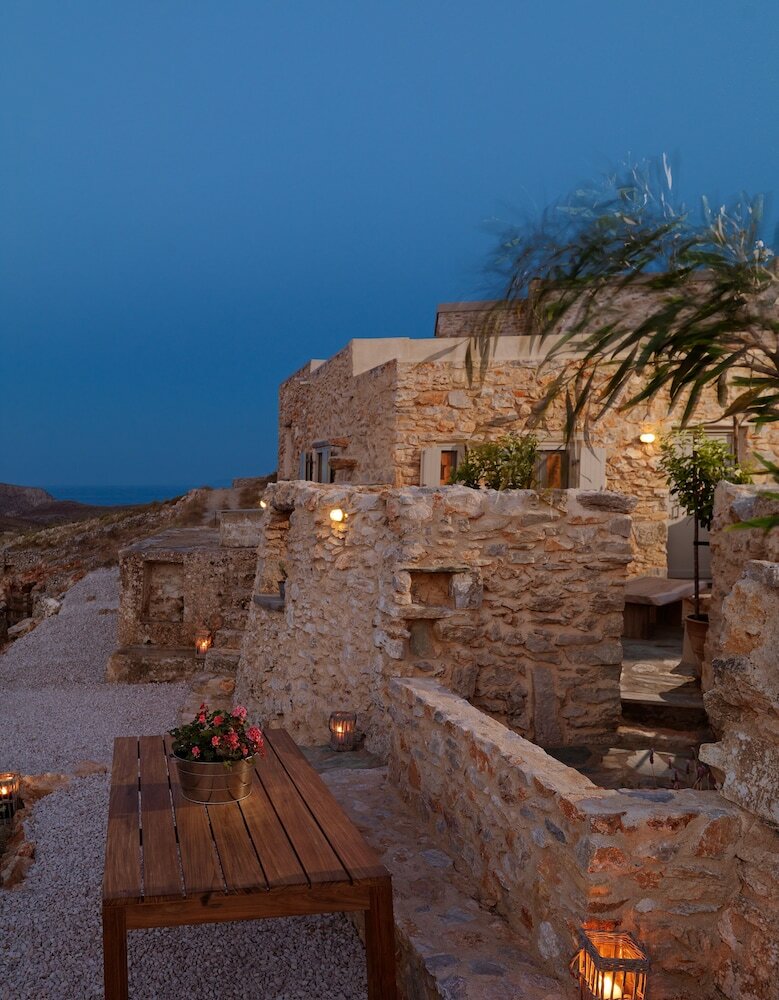 Фото Themonies Luxury Suites