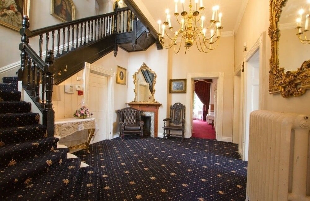 Фото The Gothic Mansion