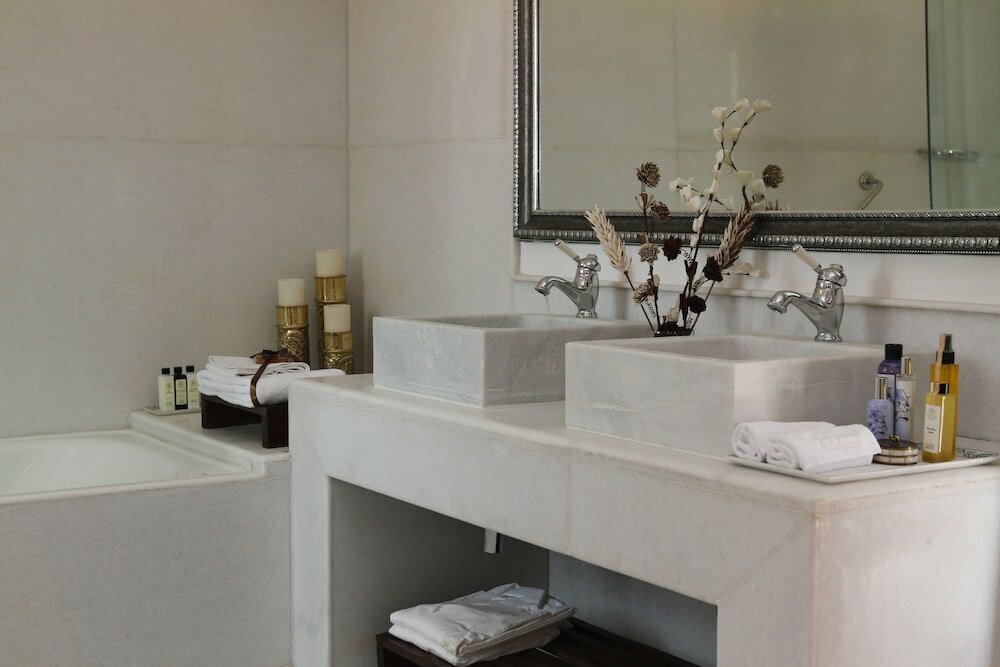 Фото Talabgaon Castle