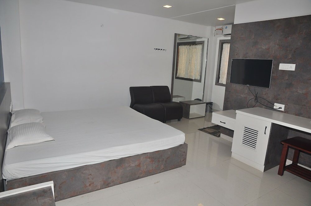 Фото Kalaimagal Residency