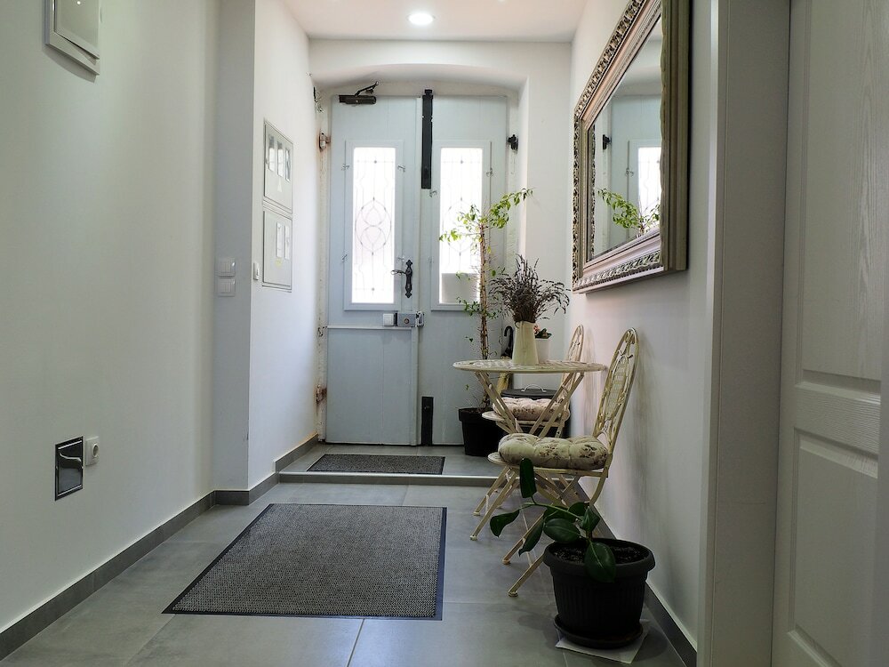 Фото Captain Emo City Apartments