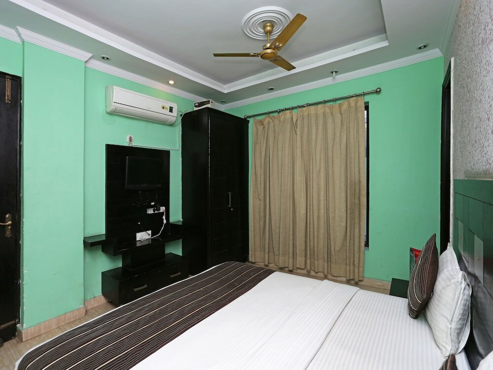 Фото Oyo 6895 Hotel Cybercity Rooms & Suites