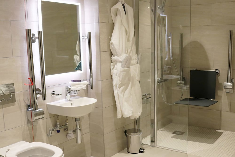 Фото Grand Central Hotel Belfast