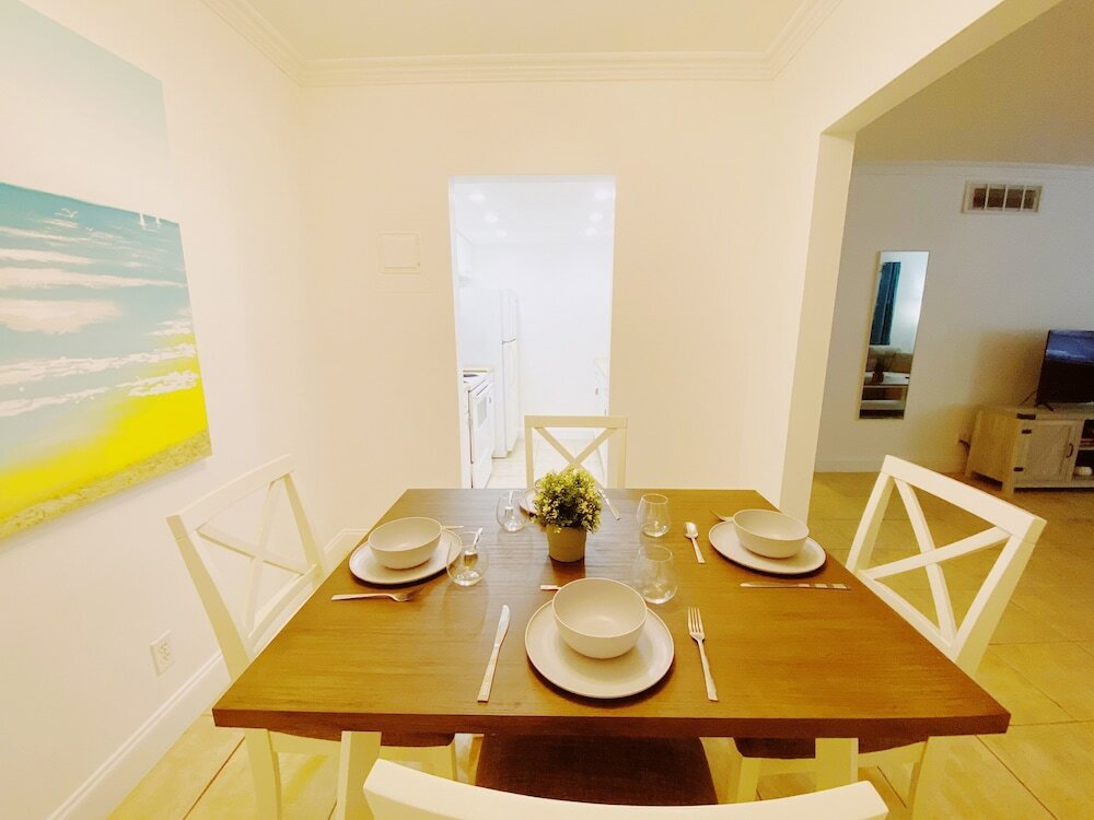 Фото Bayview Regency Apartments by Lowkl