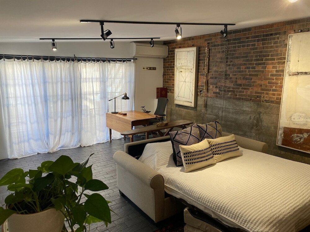 Фото Georgia and Frida - Two Finely Appointed Casitas, One Private Compound, Downtown, Sleeps Two Couples, Two Kitchens