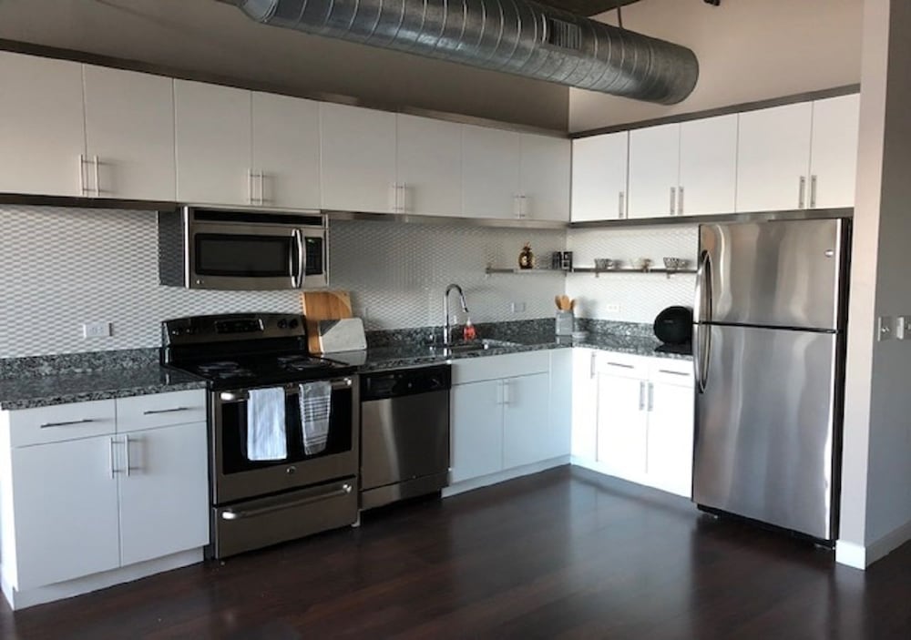 Фото New Lyfe Finest Luxury Apartment