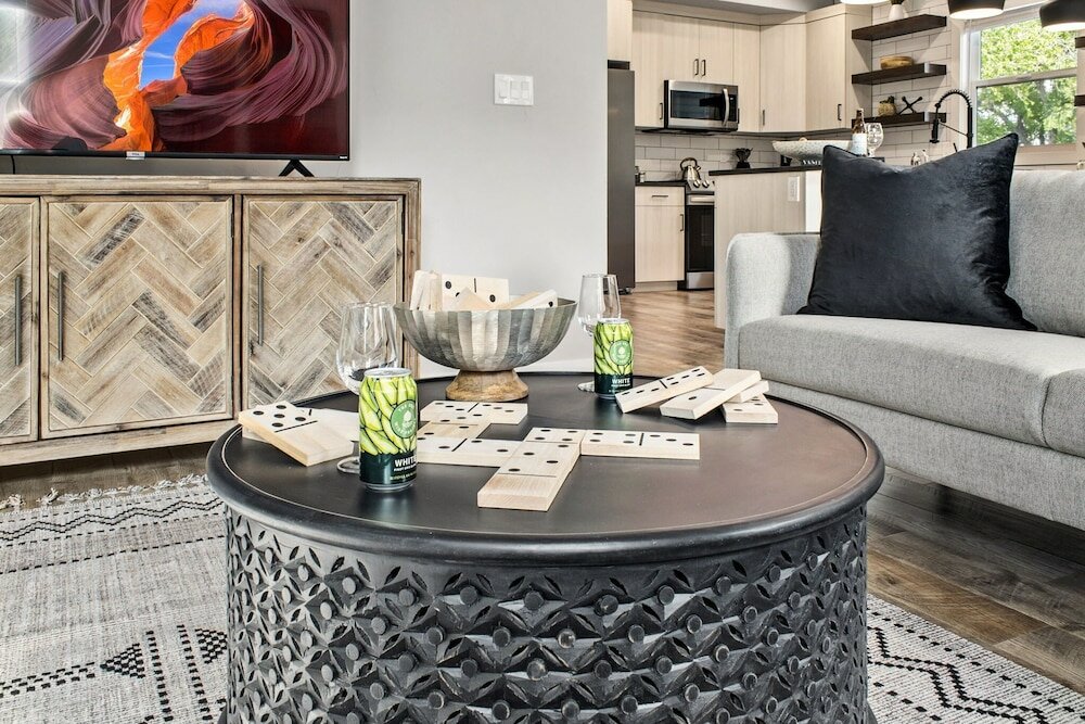 Фото Spacious Downtown Apartment – Walk to Old Town Fc!