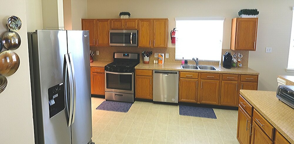 Фото 4Bdrm 2.5Bath 10Beds - Sugarland Fresno