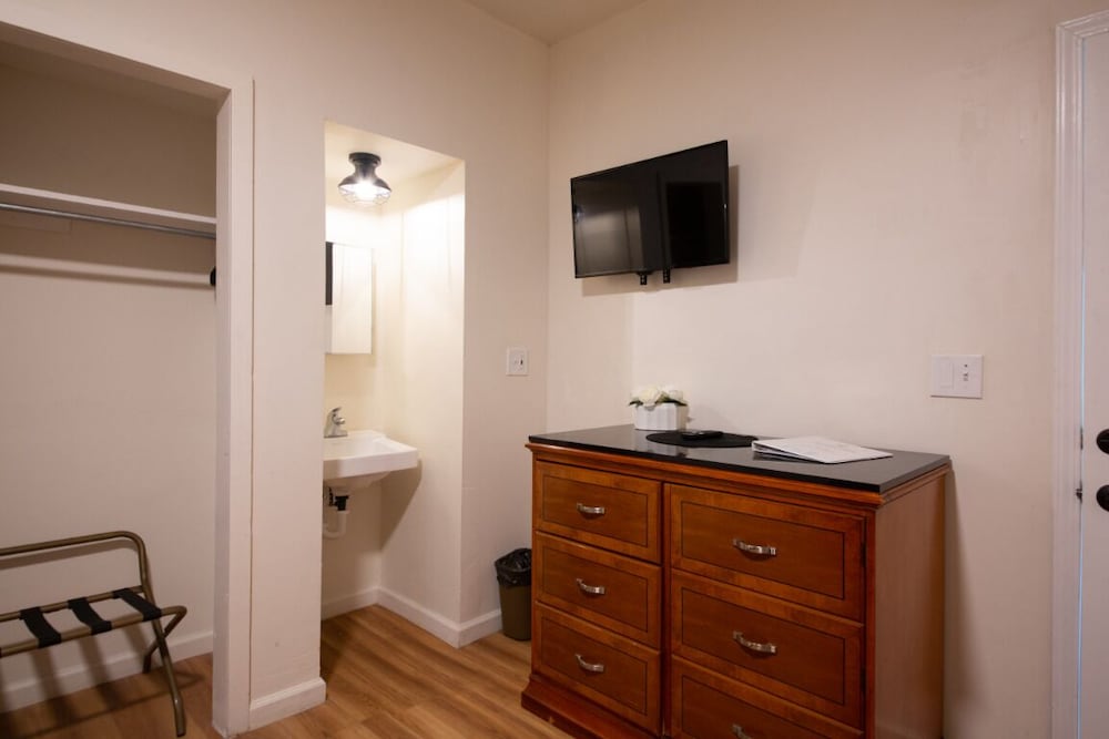 Фото Anchor Pointe Inn