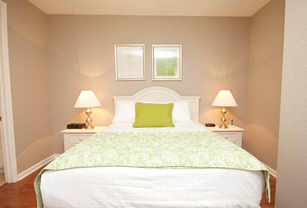 Фото 10-106 2 Bedroom Condo