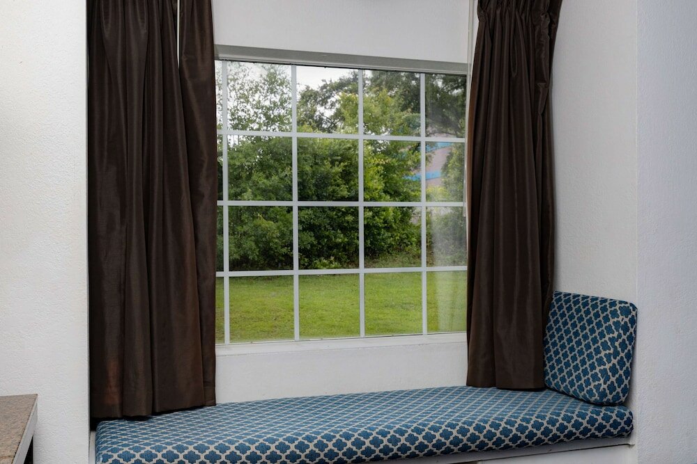 Фото Super 8 by Wyndham Pensacola