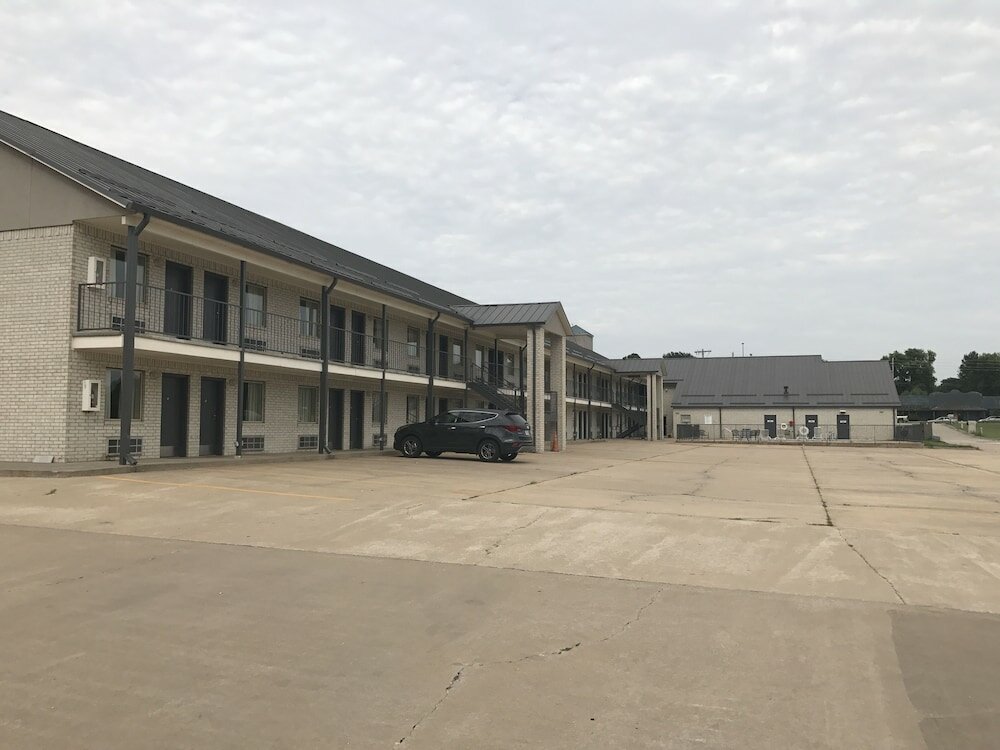 Фото Days Inn by Wyndham Grove