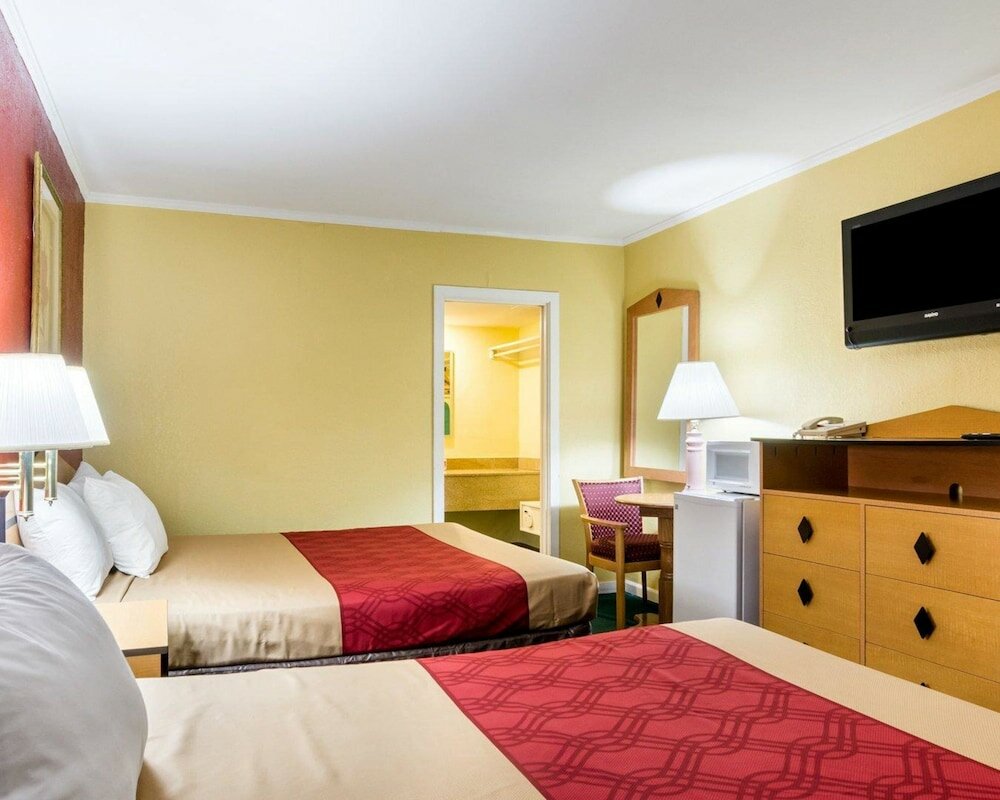 Фото Meadow Acres Inn