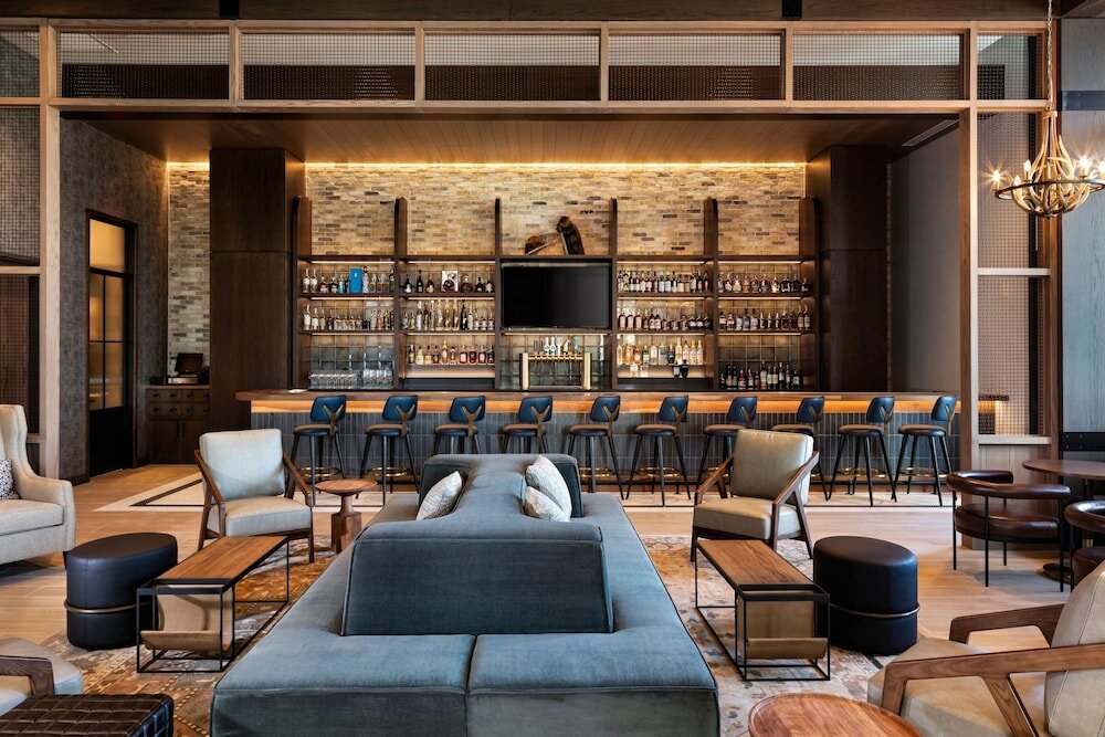 Фото The Trade, Autograph Collection