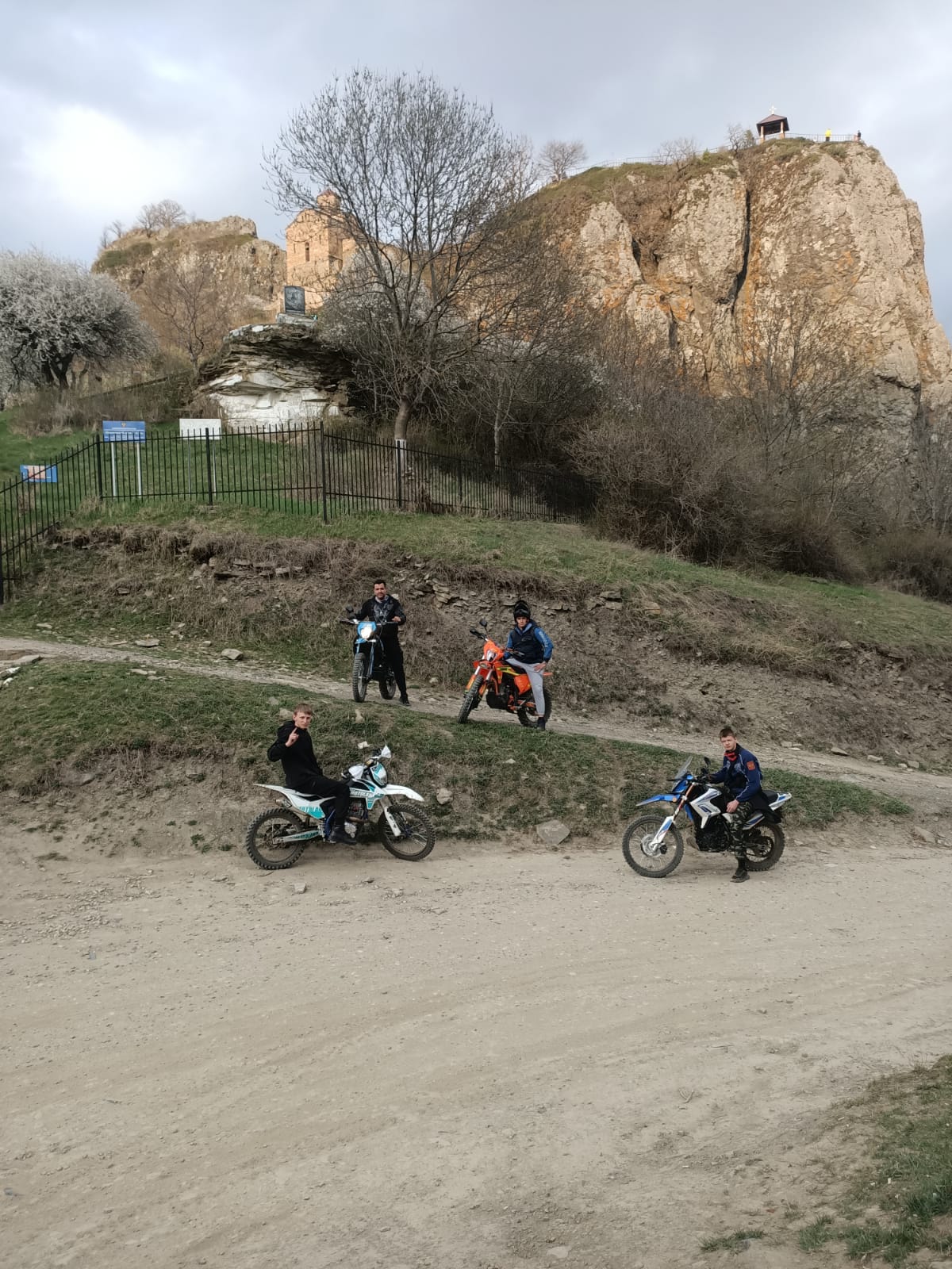 Фото Дом у реки