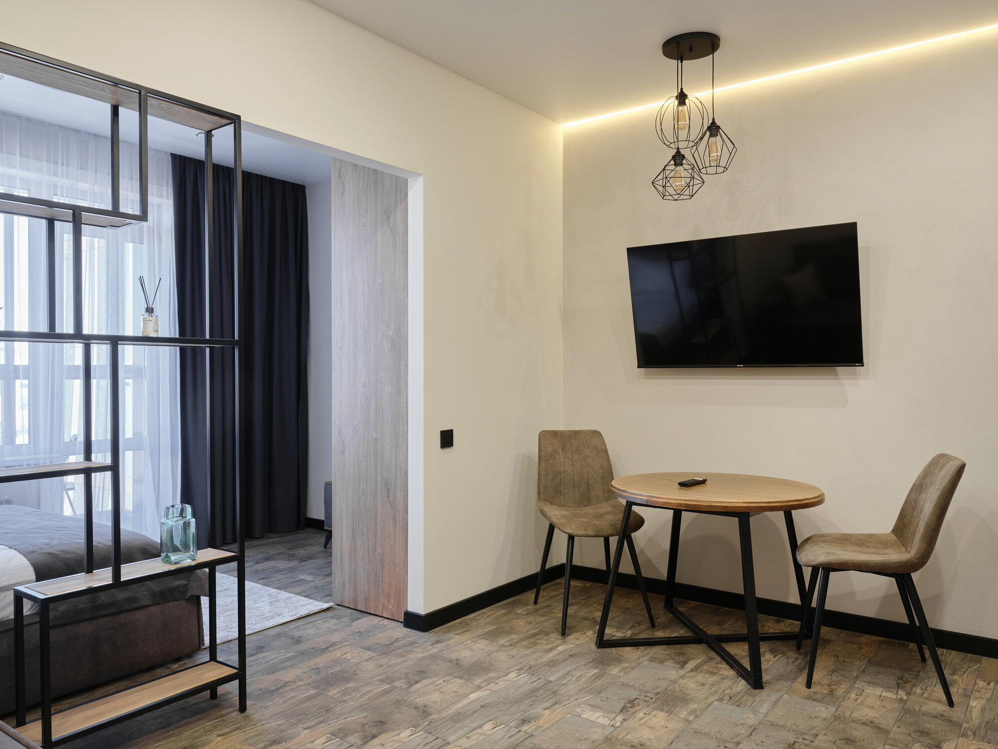 Фото Рас Апарт