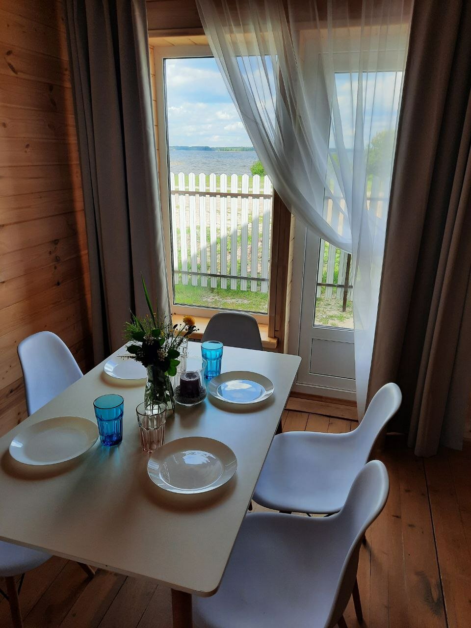 Фото Зеленый дом у пляжа