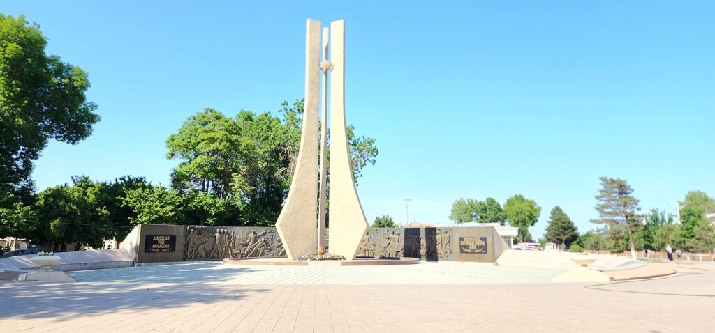 Monument, memorial World War II Veterans, Kokand, photo