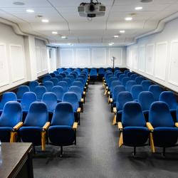 Фото Премьер