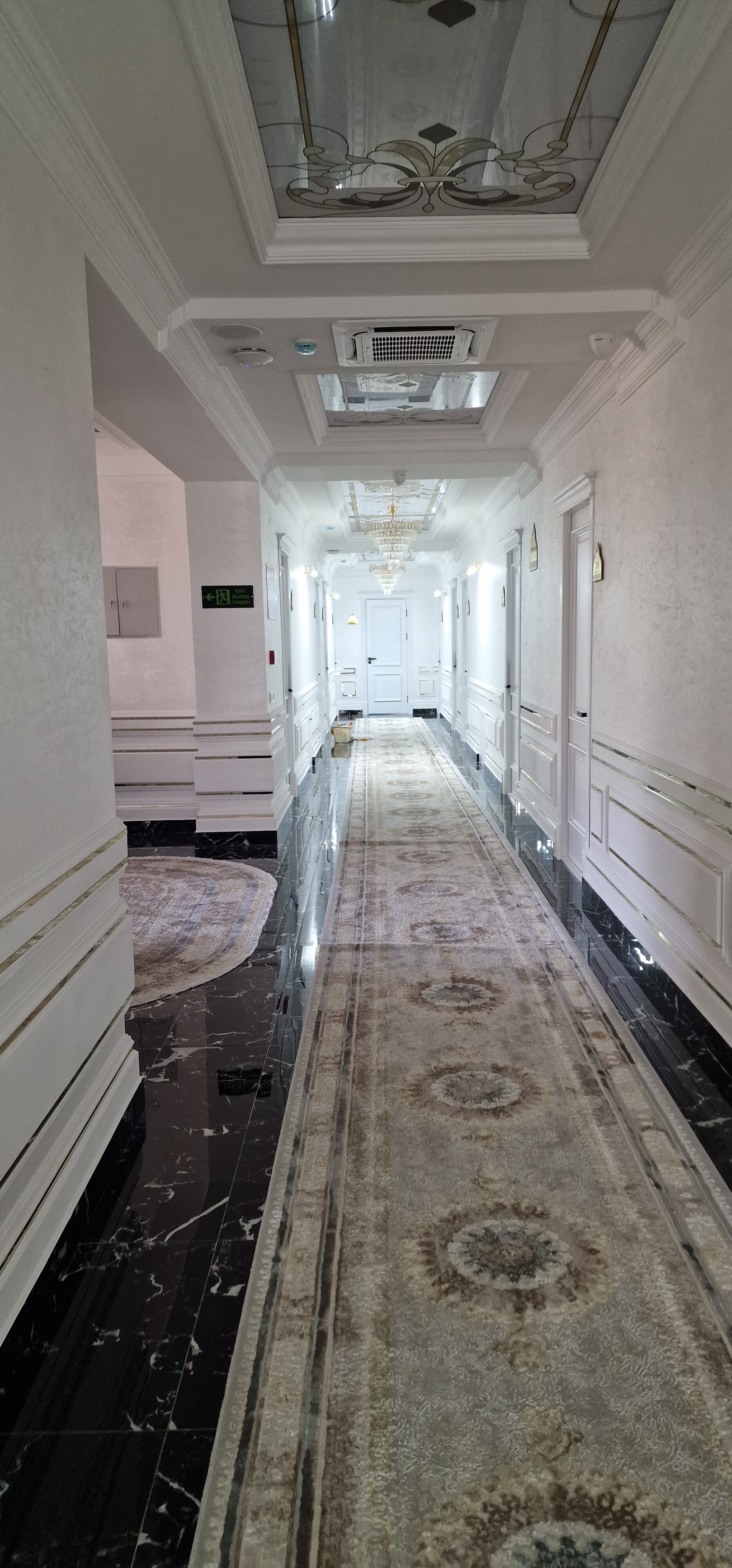 Фото Kok Saroy Plaza Hotel