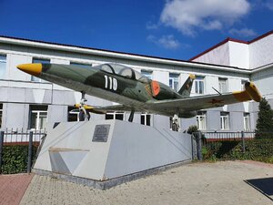 Самолëт L-39 Альбатрос (Kommunisticheskiy prospekt, 54), monument to technology