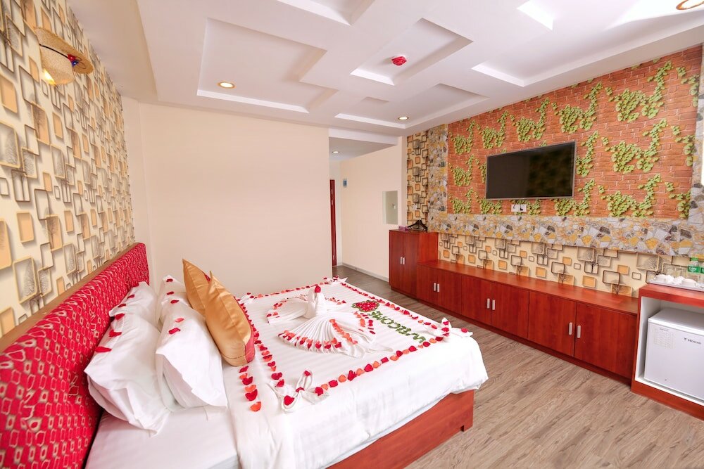 Фото H Plus Hotel Yangon