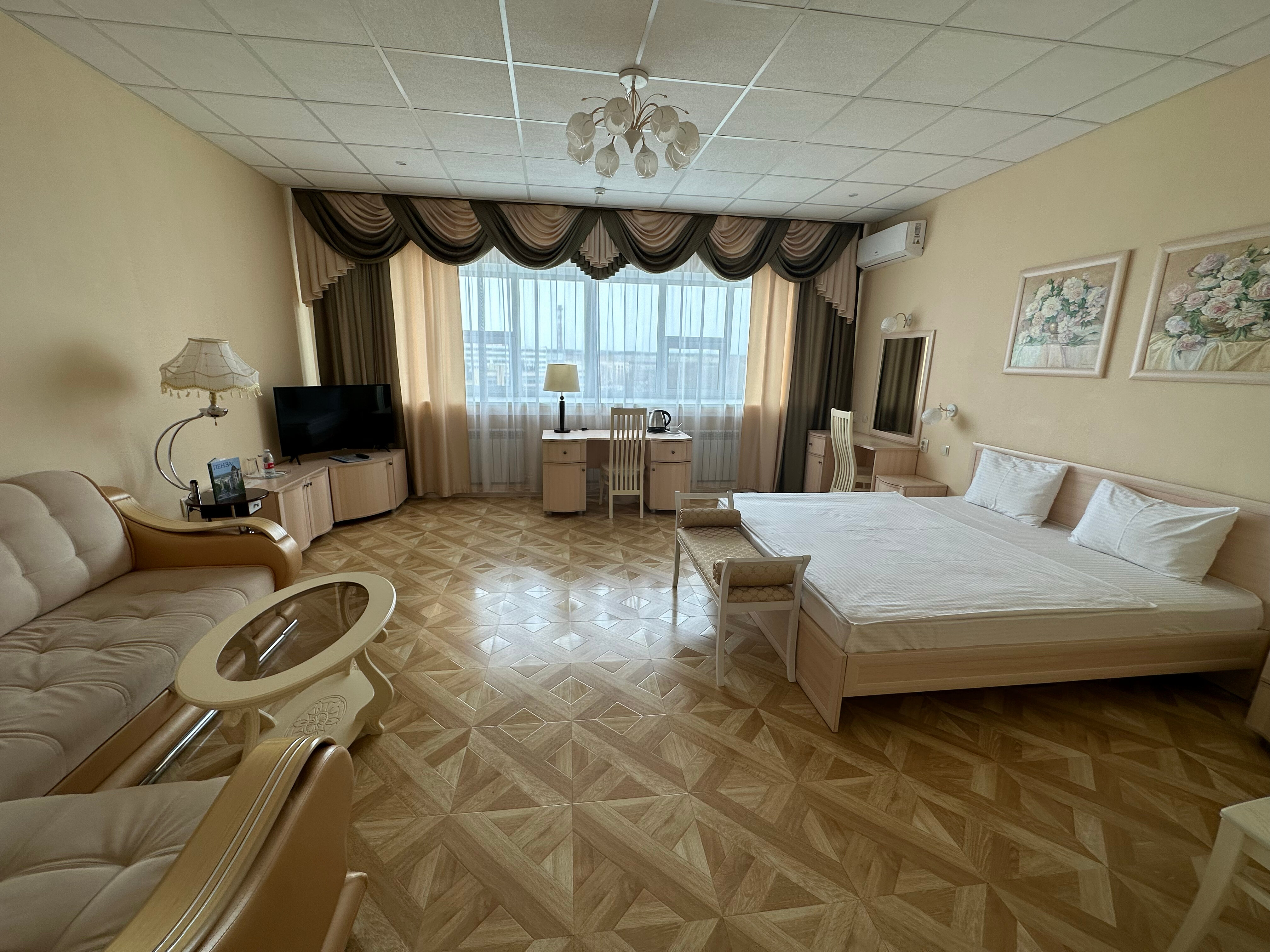 Фото отеля 2