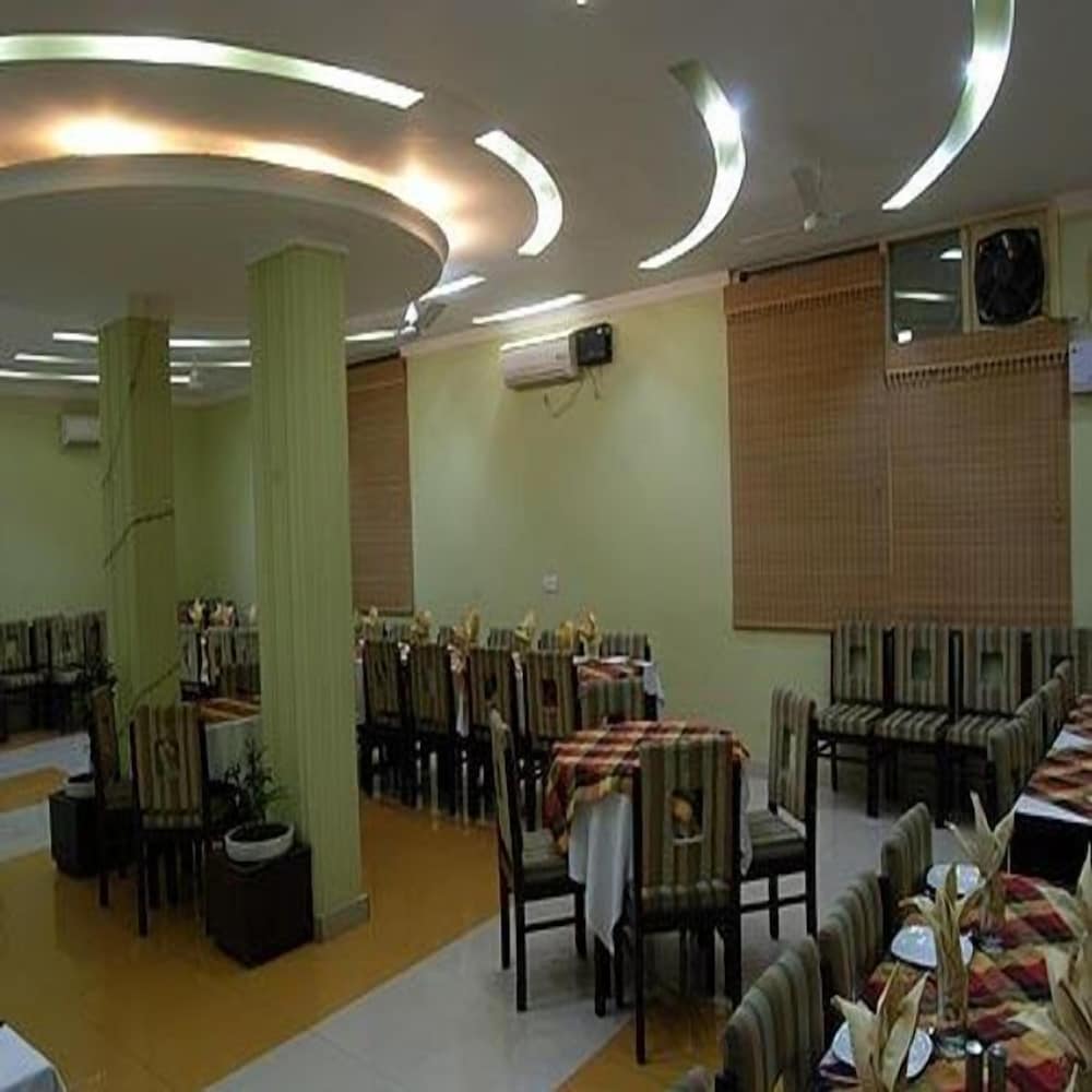 Фото Hotel Galaxy