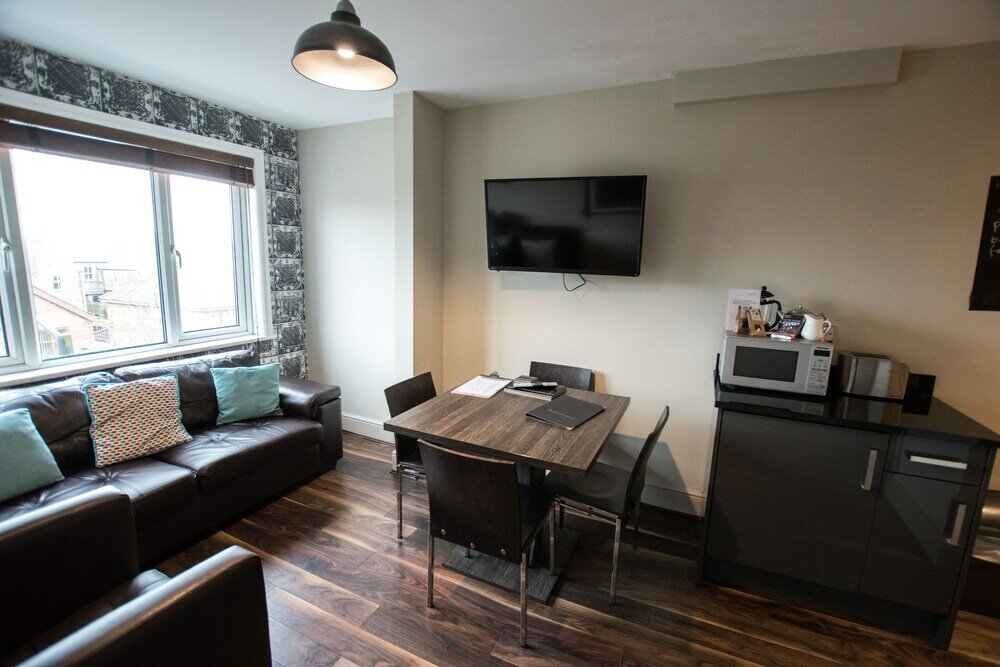 Фото 50 Bootham Crescent