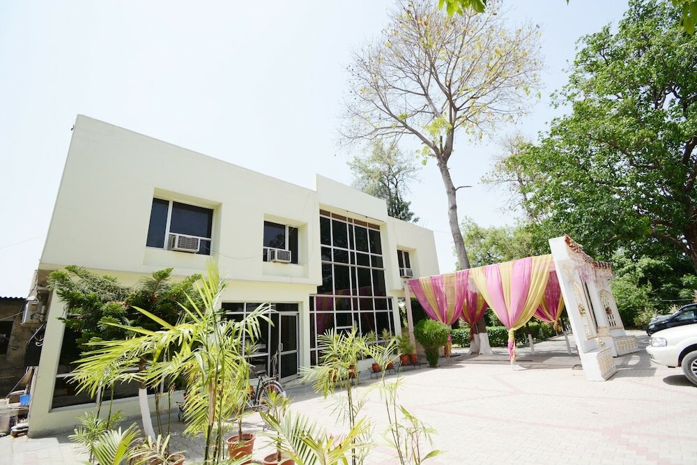 Фото Oyo 37159 Hotel Tanveer