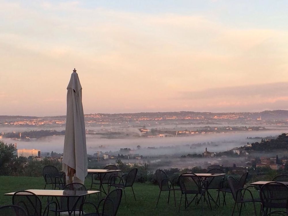 Фото Agriturismo il Pianetto