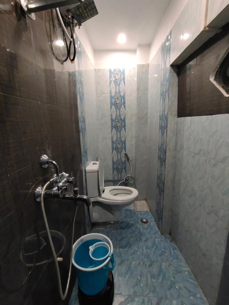 Фото Hotel Shivratri Guest House