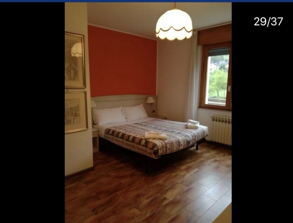 Фото Hotel Mezzolago