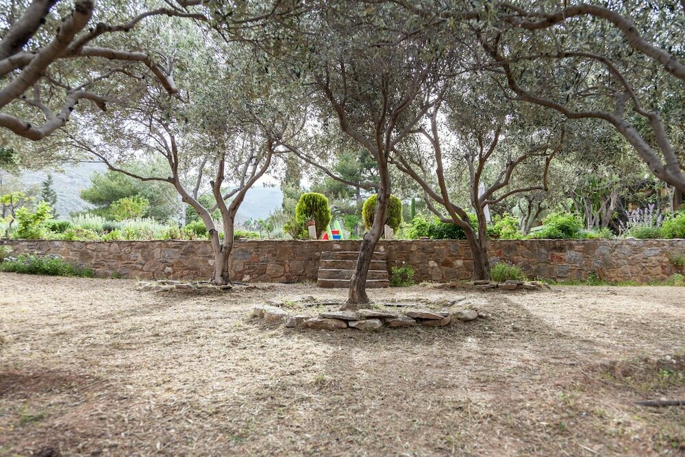 Фото Beautiful mini eco farmhouse