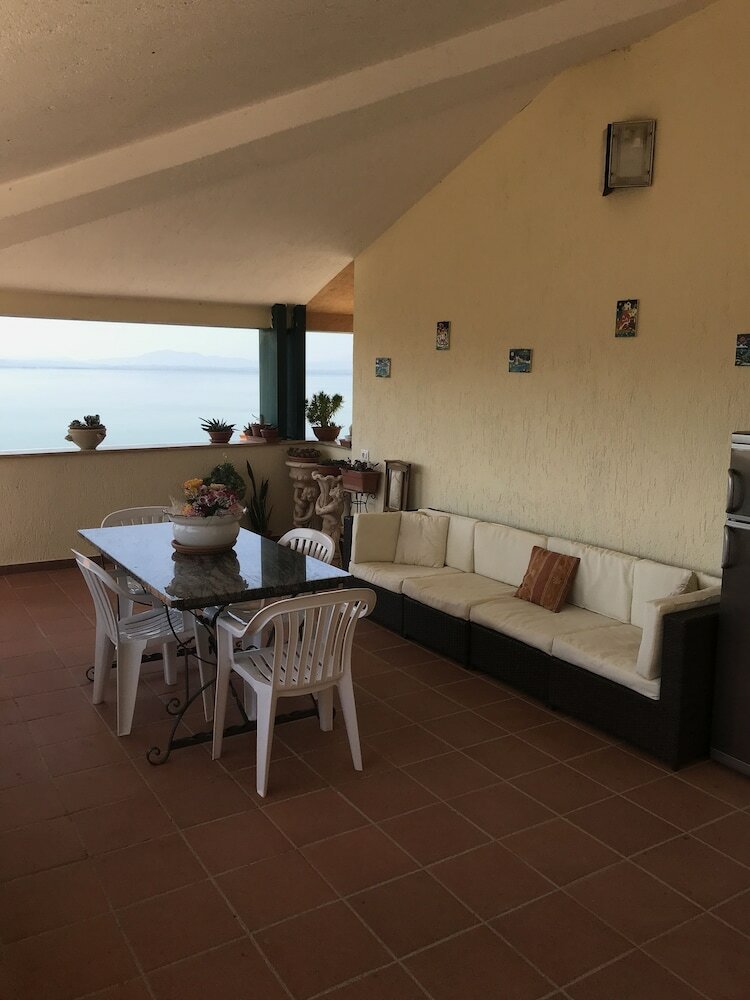 Фото B&b Torre del Lago Trasimeno