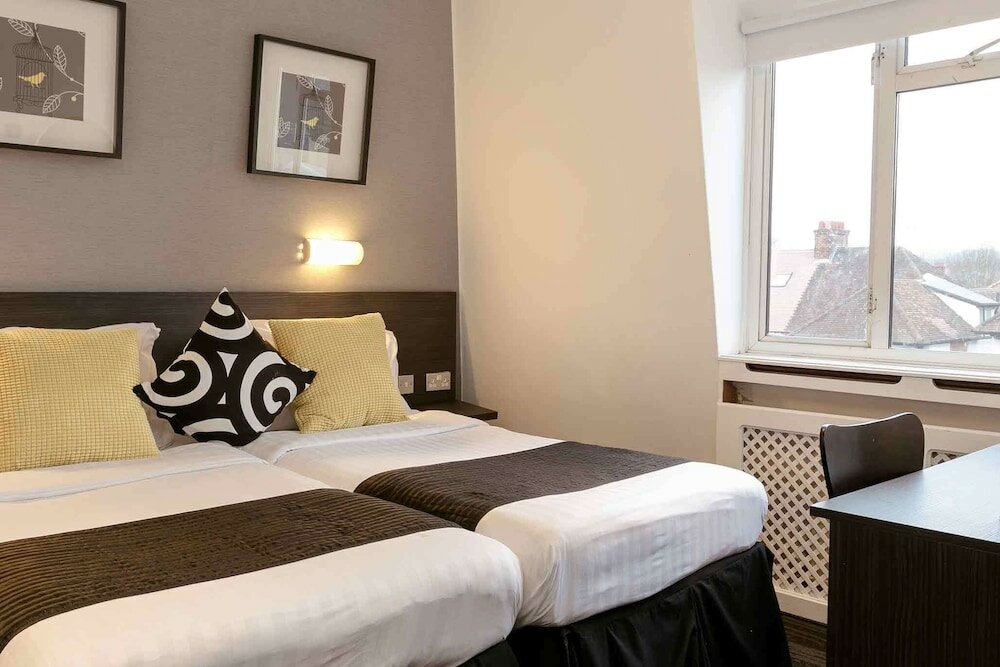 Фото Croft Court Hotel