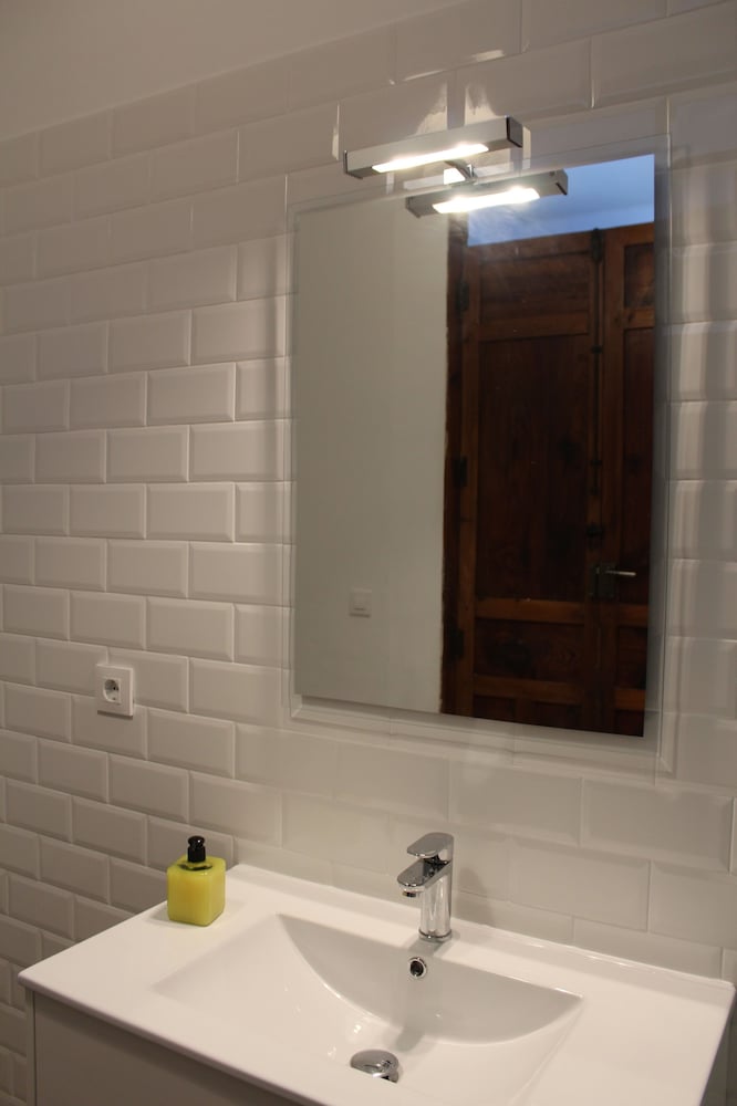 Фото Nwt Paradise Urban Hostel