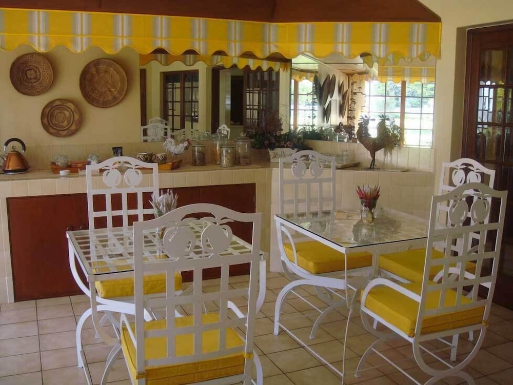 Фото The Garden Villa Guesthouse