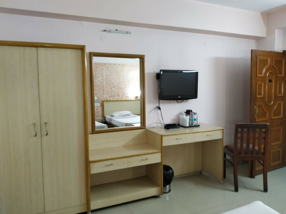 Фото Hotel Centre Point Tezpur