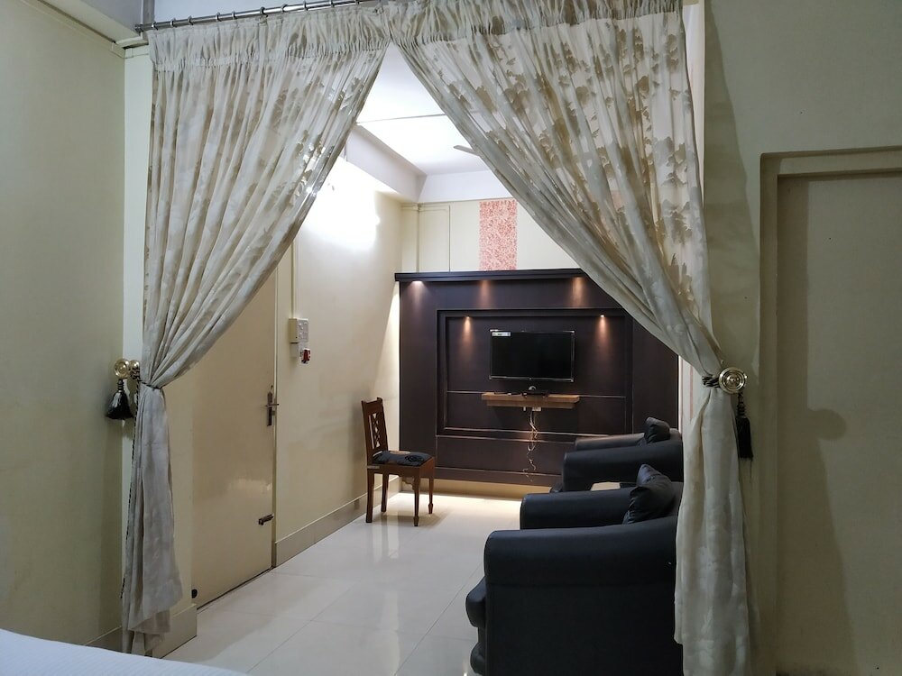 Фото Hotel Centre Point Tezpur