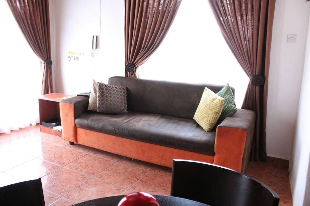 Фото Overflow Guest House