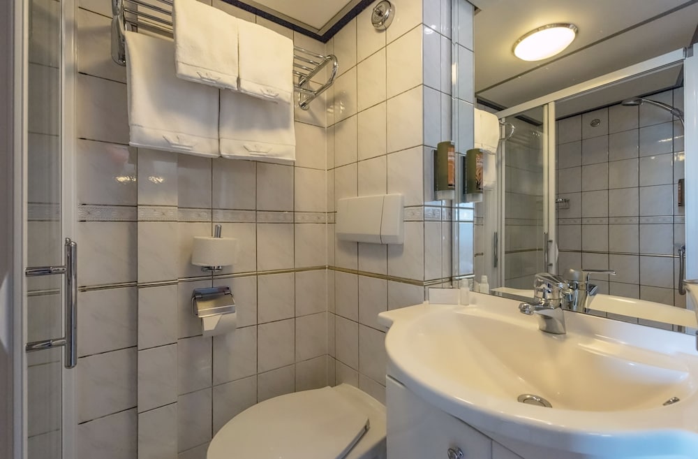 Фото Knm Ms Switzerland II - Frankfurt