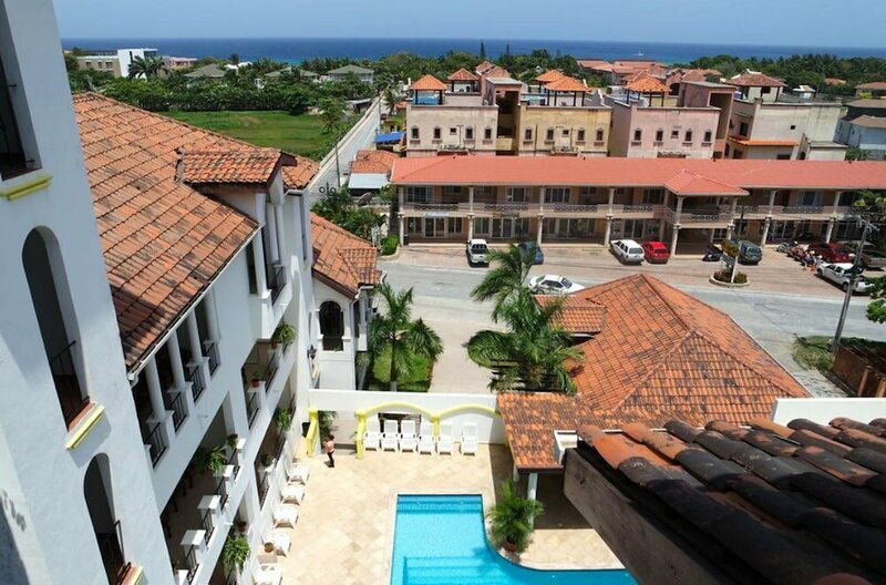 Гостиница West Bay Colonial