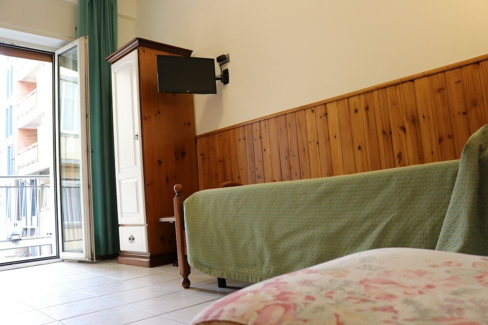 Фото Tourist Hotel