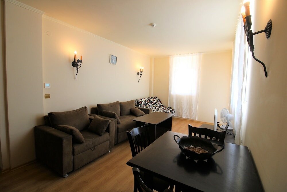 Фото Апартаменты Menada Atrium