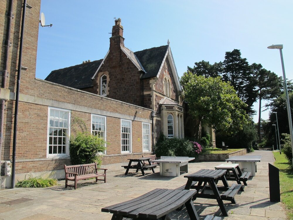 Фото University of Exeter Pennsylvania Court