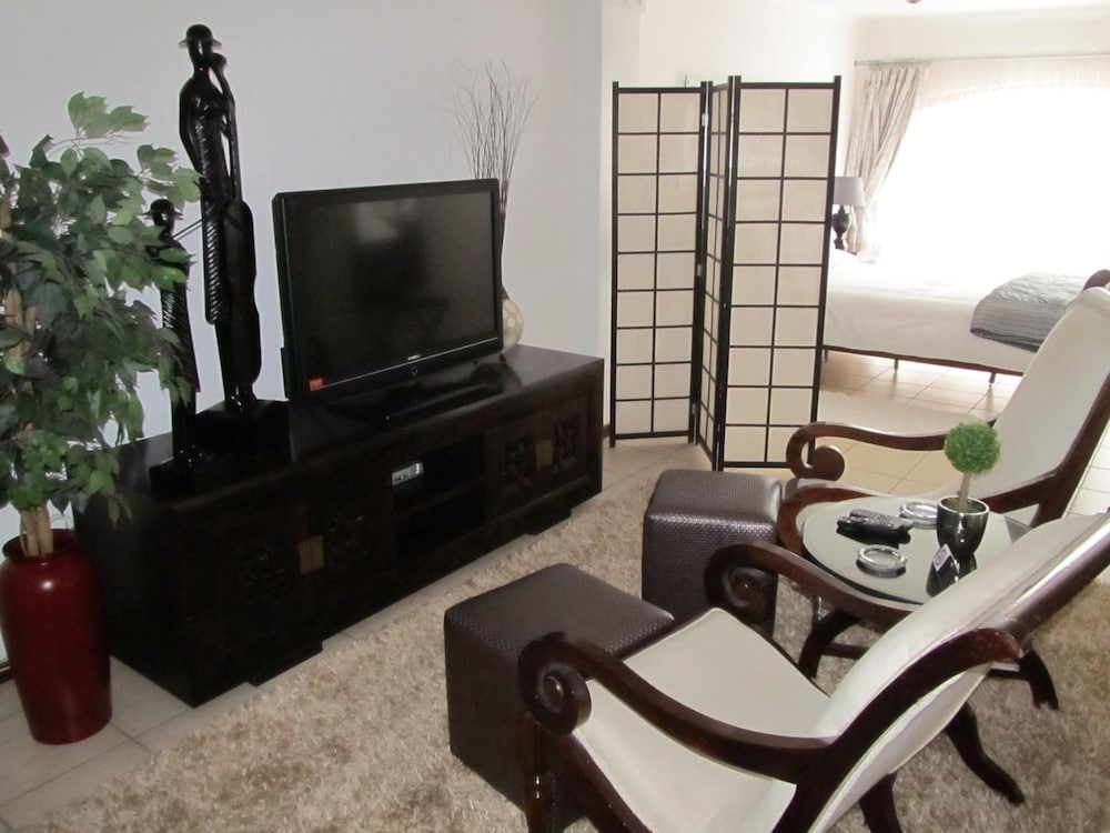 Фото Five A Morris