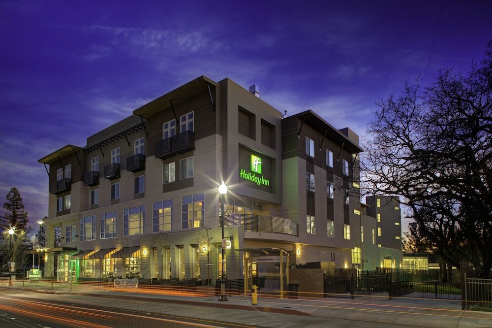 Фото Holiday Inn Windsor Wine Country, an Ihg Hotel