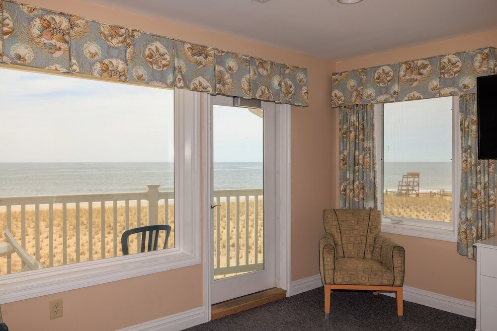 Фото The White Sands Oceanfront Resort & SPA